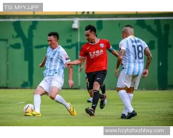 足球刘成：从草根球员到职业联赛的奋斗与荣耀之路