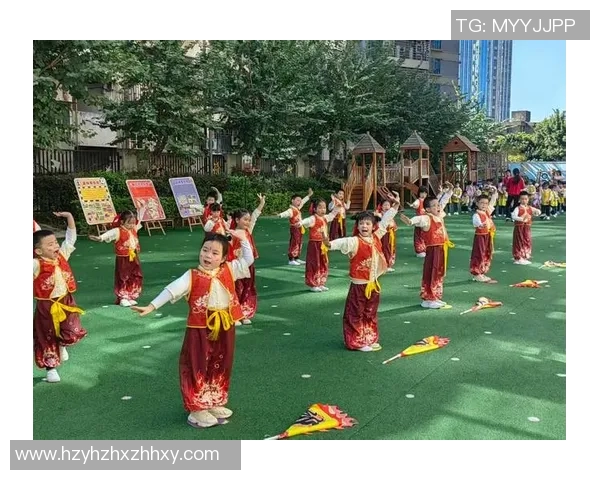 大连足球队奋战新赛季展现团队精神与拼搏精神的决心与信念